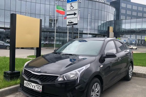 Прокат авто kia rio стандарт класса 2025 года в городе Казань от 3150 руб./сутки, передний привод, двигатель: бензин, объем 1.6 литров, каско (Мультидрайв), ОСАГО (Мультидрайв), без водителя, недорого - RentRide
