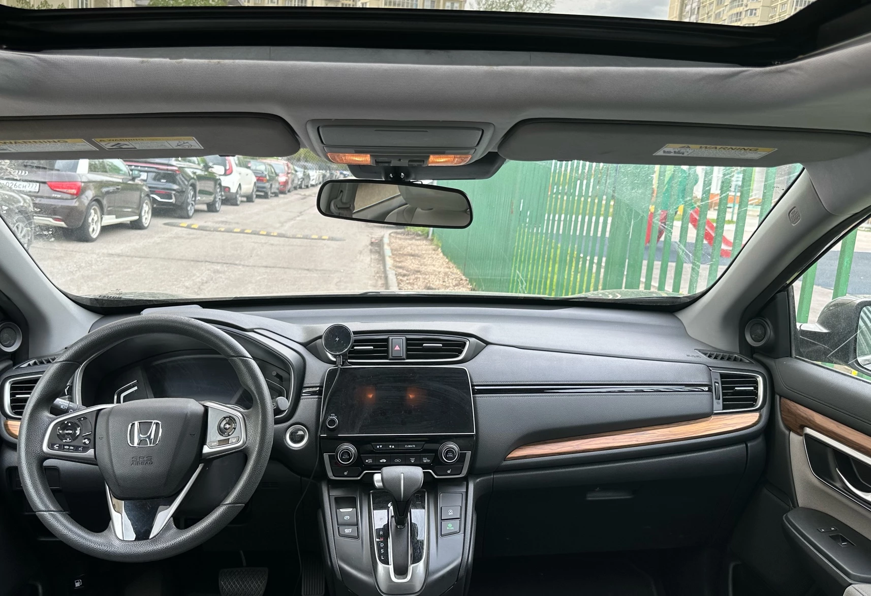 Аренда honda cr-v стандарт класса 2020 года в городе Москва от 3600 руб./сутки, полный привод, двигатель: бензин, объем 1.5 литров, ОСАГО (Впишу в полис), без водителя, недорого, вид 3 - RentRide