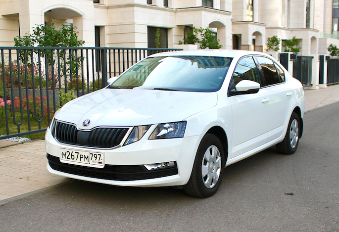 Аренда skoda octavia стандарт класса 2019 года в городе Москва Матвеевское от 3200 руб./сутки, передний привод, двигатель: бензин, объем 1.6 литров, каско (Мультидрайв), ОСАГО (Мультидрайв), без водителя, недорого - RentRide