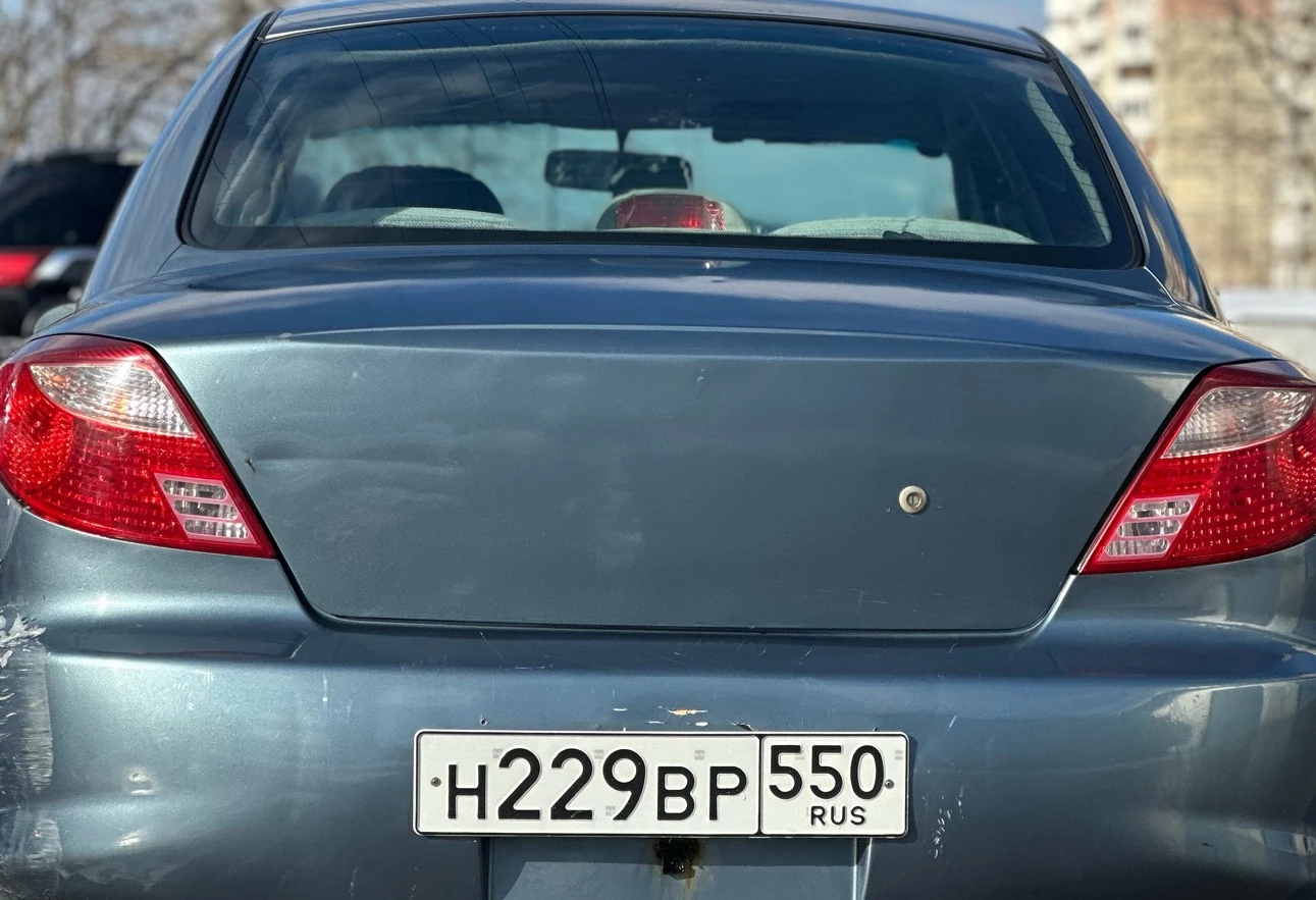 Аренда kia rio эконом класса 2002 года в городе Москва Остафьево от 1399 руб./сутки, передний привод, двигатель: бензин, объем 1.5 литров, без водителя, недорого, вид 2 - RentRide