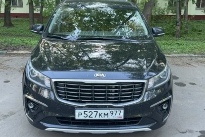 Прокат авто kia carnival 2020 года в городе Москва Раменки от 8000 руб./сутки, передний привод, двигатель: дизель, объем 2.2 литра, ОСАГО (Мультидрайв), без водителя, недорого - RentRide