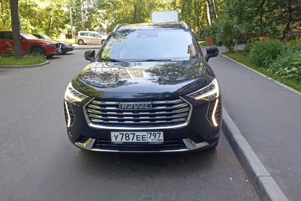 Прокат авто haval jolion стандарт класса 2023 года в городе Москва Новые Черемушки от 2905 руб./сутки, полный привод, двигатель: бензин, объем 1.5 литров, ОСАГО (Мультидрайв), без водителя, недорого - RentRide