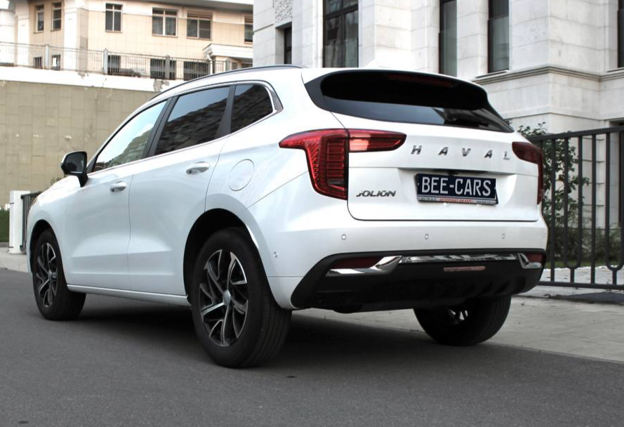 Аренда haval jolion стандарт класса 2021 года в городе Москва Матвеевское от 4000 руб./сутки, передний привод, двигатель: бензин, объем 1.5 литров, каско (Мультидрайв), ОСАГО (Мультидрайв), без водителя, недорого, вид 3 - RentRide