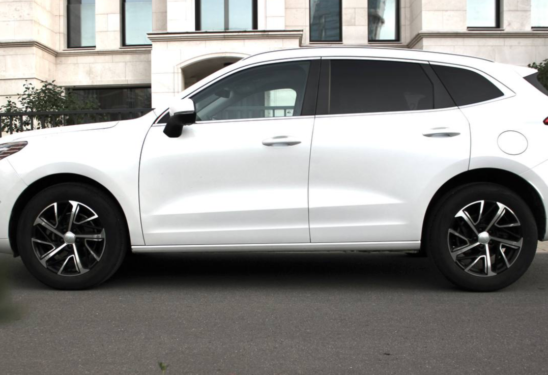 Аренда haval jolion стандарт класса 2021 года в городе Москва Матвеевское от 4000 руб./сутки, передний привод, двигатель: бензин, объем 1.5 литров, каско (Мультидрайв), ОСАГО (Мультидрайв), без водителя, недорого, вид 2 - RentRide