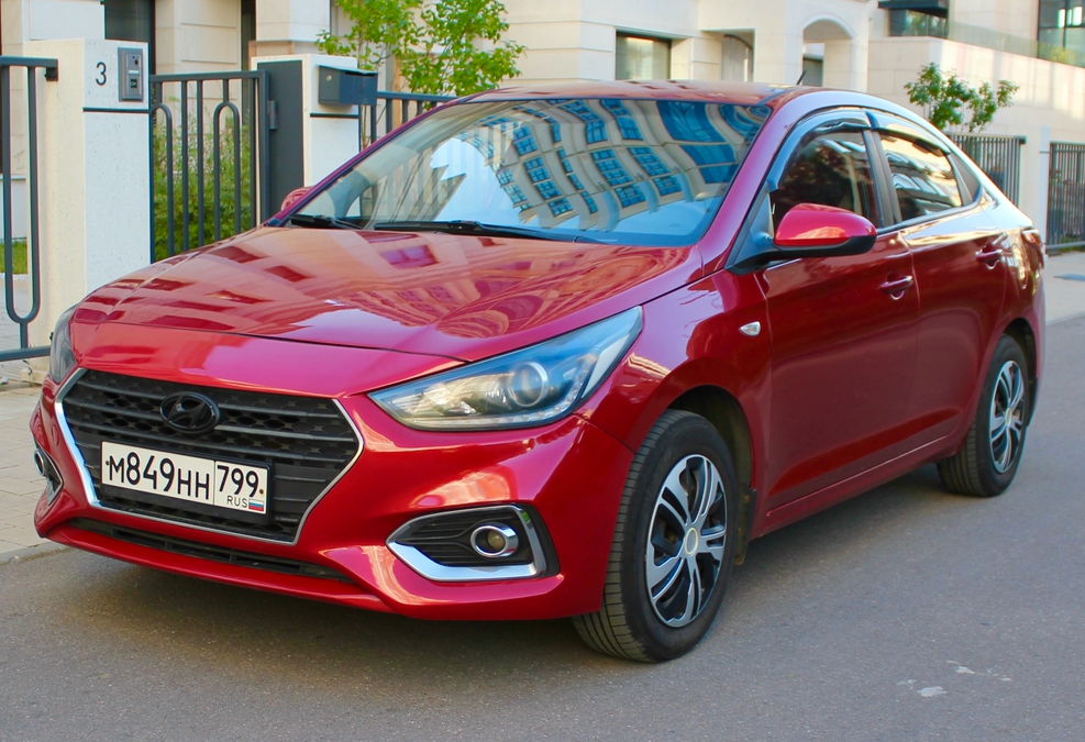 Аренда hyundai solaris эконом класса 2017 года в городе Москва Славянский бульвар от 2800 руб./сутки, передний привод, двигатель: бензин, объем 1.6 литров, без водителя, недорого - RentRide