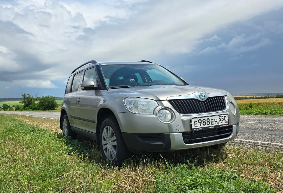 Аренда skoda yeti эконом класса 2012 года в городе Москва Домодедовская от 2160 руб./сутки, полный привод, двигатель: бензин, объем 1.8 литров, ОСАГО (Мультидрайв), без водителя, недорого, вид 6 - RentRide