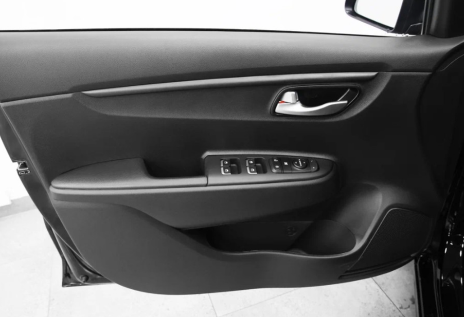 Аренда solaris krs эконом класса 2025 года в городе Москва Щукинская от 2992 руб./сутки, передний привод, двигатель: бензин, объем 1.6 литров, каско (Мультидрайв), ОСАГО (Мультидрайв), без водителя, недорого, вид 6 - RentRide