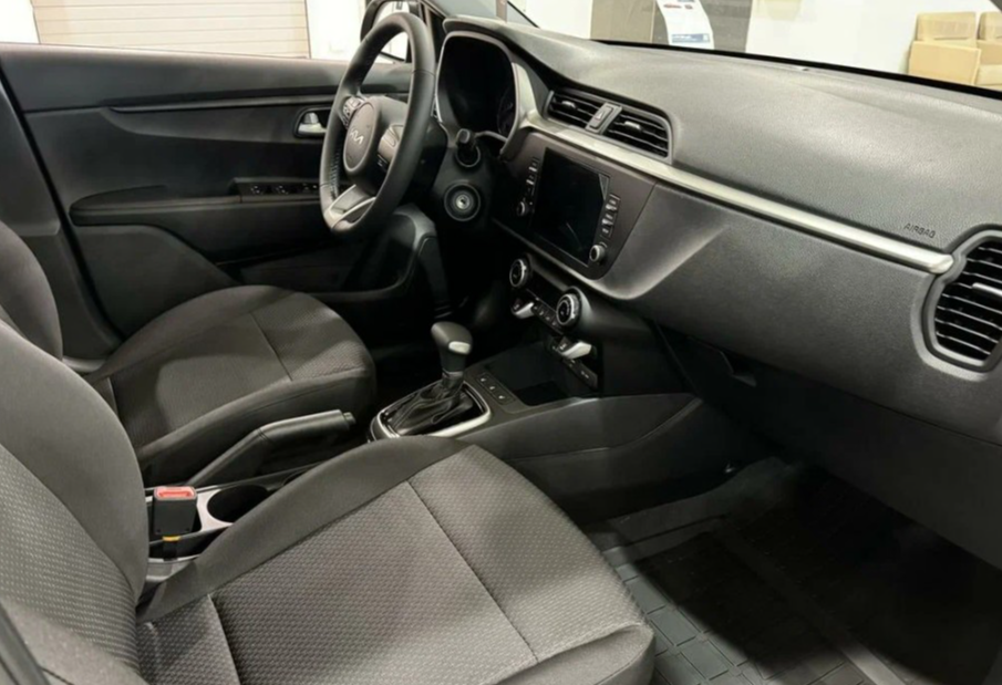 Аренда solaris krs эконом класса 2025 года в городе Москва Щукинская от 2992 руб./сутки, передний привод, двигатель: бензин, объем 1.6 литров, каско (Мультидрайв), ОСАГО (Мультидрайв), без водителя, недорого, вид 8 - RentRide