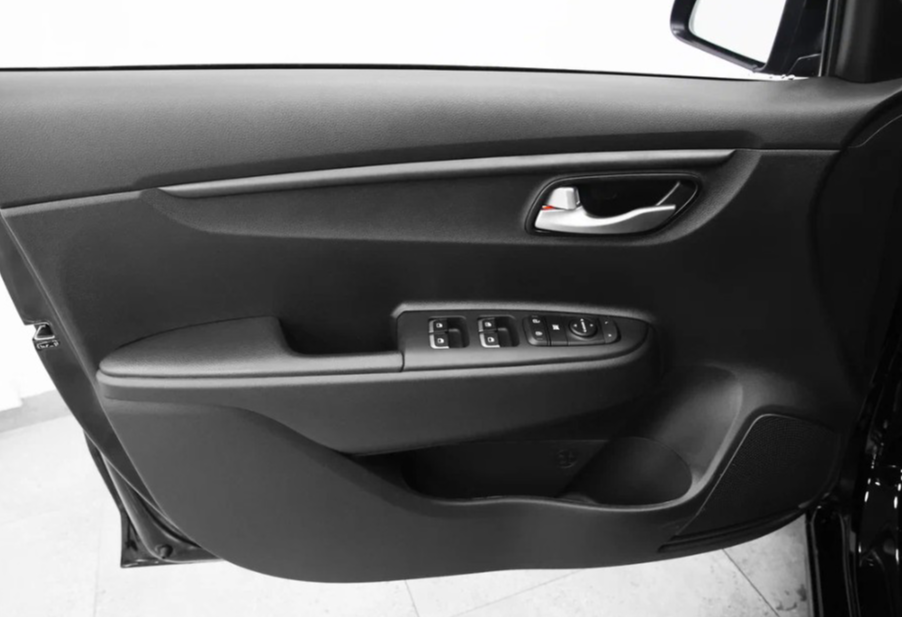 Аренда solaris krs эконом класса 2025 года в городе Москва Щукинская от 2992 руб./сутки, передний привод, двигатель: бензин, объем 1.6 литров, каско (Мультидрайв), ОСАГО (Мультидрайв), без водителя, недорого, вид 6 - RentRide