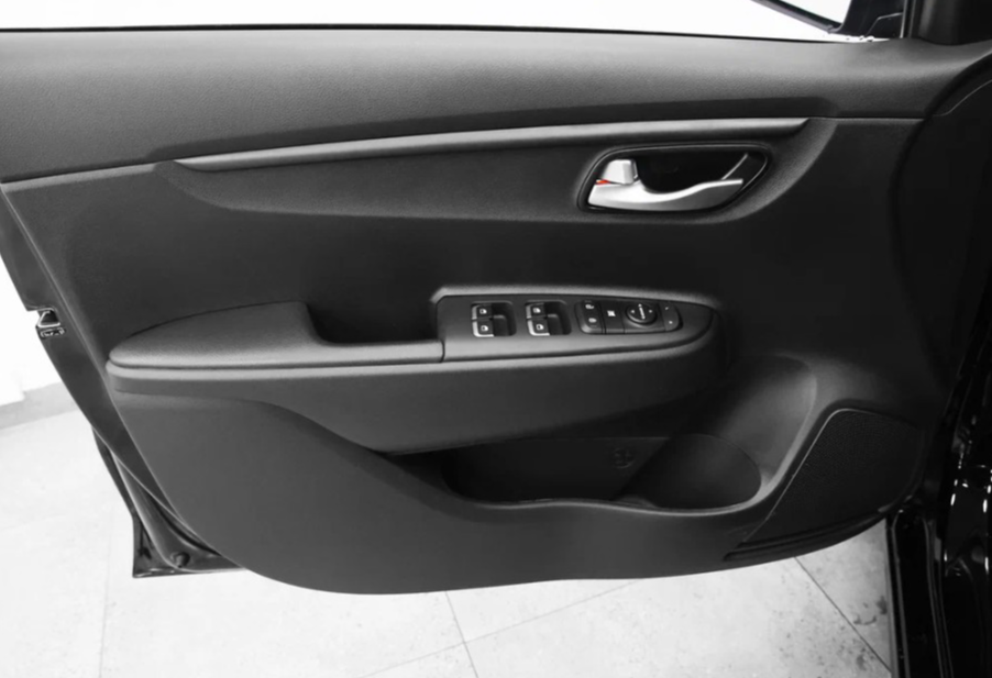 Аренда solaris krs эконом класса 2025 года в городе Москва Щукинская от 2992 руб./сутки, передний привод, двигатель: бензин, объем 1.6 литров, каско (Мультидрайв), ОСАГО (Мультидрайв), без водителя, недорого, вид 6 - RentRide