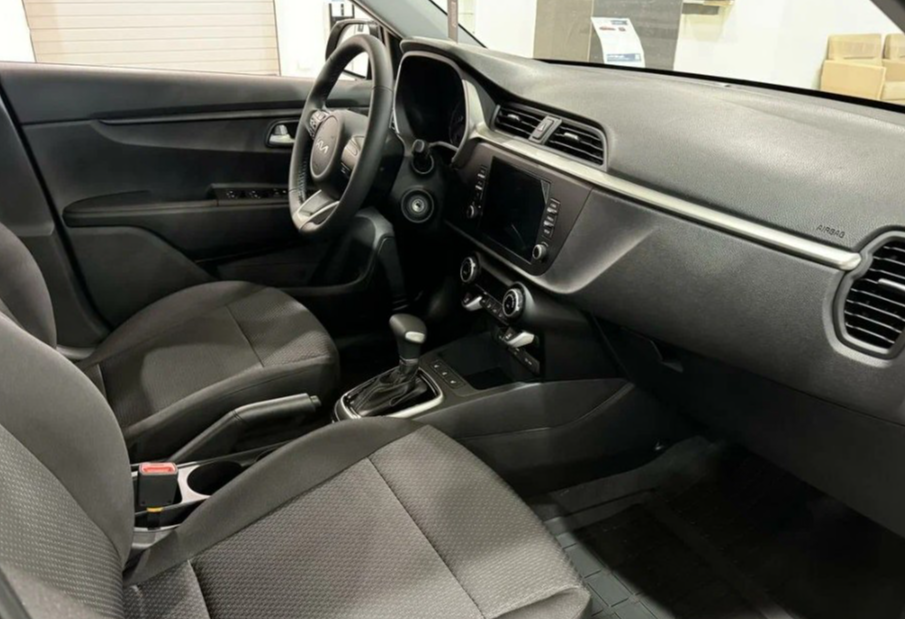 Аренда solaris krs эконом класса 2025 года в городе Москва Щукинская от 2992 руб./сутки, передний привод, двигатель: бензин, объем 1.6 литров, каско (Мультидрайв), ОСАГО (Мультидрайв), без водителя, недорого, вид 8 - RentRide