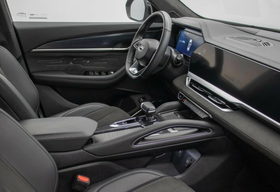 Аренда geely monjaro бизнес класса 2024 года в городе Москва Щукинская от 5592 руб./сутки, полный привод, двигатель: бензин, объем 2 литра, каско (Мультидрайв), ОСАГО (Мультидрайв), без водителя, недорого, вид 9 - RentRide