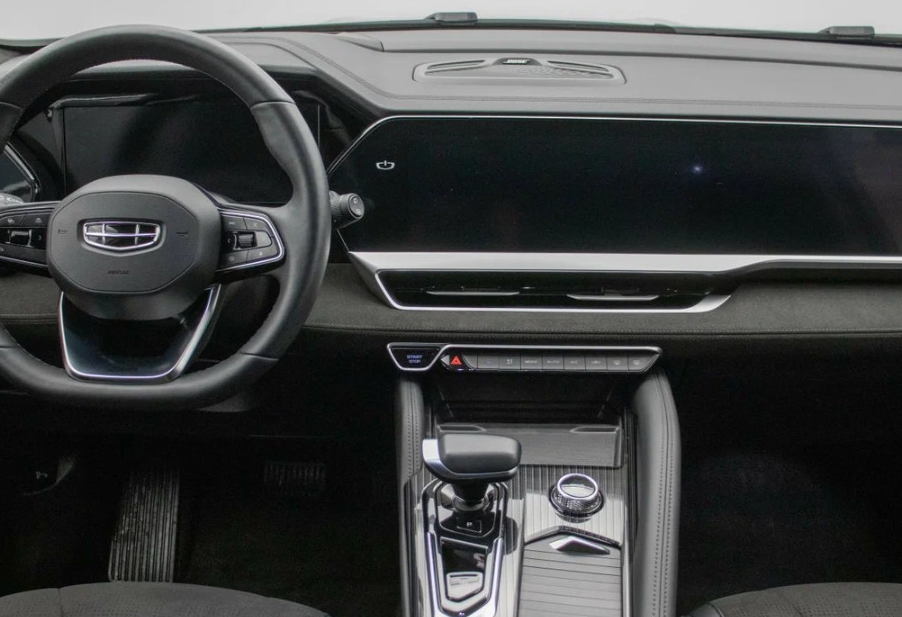 Аренда geely monjaro бизнес класса 2024 года в городе Москва Щукинская от 5592 руб./сутки, полный привод, двигатель: бензин, объем 2 литра, каско (Мультидрайв), ОСАГО (Мультидрайв), без водителя, недорого, вид 12 - RentRide