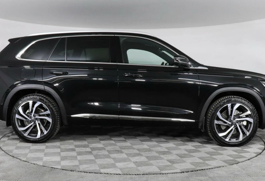 Аренда geely monjaro бизнес класса 2024 года в городе Москва Щукинская от 5592 руб./сутки, полный привод, двигатель: бензин, объем 2 литра, каско (Мультидрайв), ОСАГО (Мультидрайв), без водителя, недорого, вид 4 - RentRide