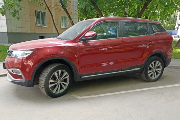 Прокат авто geely atlas-pro стандарт класса 2020 года в городе Москва Коломенская от 4200 руб./сутки, полный привод, двигатель: бензин, объем 1.5 литров, ОСАГО (Мультидрайв), без водителя, недорого - RentRide