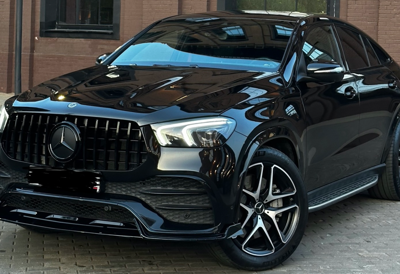 Аренда mercedes-benz gle-coupe-amg премиум класса 2021 года в городе Москва Павелецкая от 20000 руб./сутки, полный привод, двигатель: бензин, объем 3 литра, каско (Мультидрайв), ОСАГО (Мультидрайв), без водителя, недорого, вид 3 - RentRide