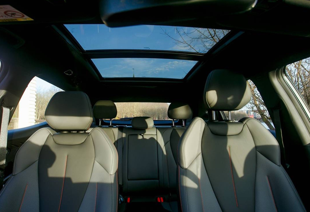 Аренда geely cityray комфорт класса 2024 года в городе Москва от 3992 руб./сутки, передний привод, двигатель: бензин, объем 1.5 литров, ОСАГО (Мультидрайв), без водителя, недорого, вид 5 - RentRide