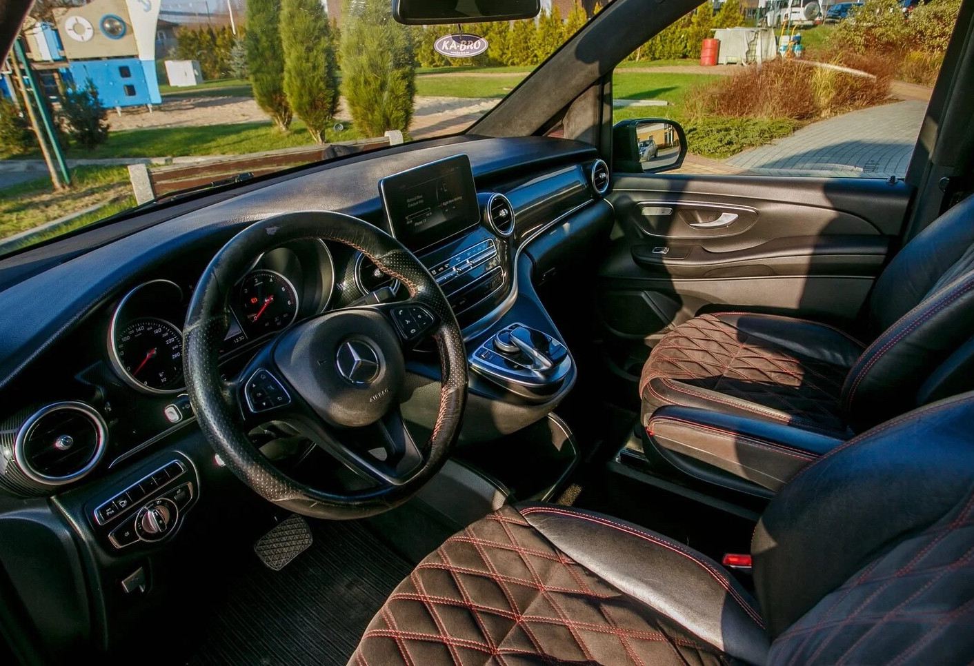 Аренда mercedes-benz v-klass 2014 года в городе Москва от 7192 руб./сутки, передний привод, двигатель: дизель, объем 2.2 литра, ОСАГО (Впишу в полис), без водителя, недорого, вид 3 - RentRide