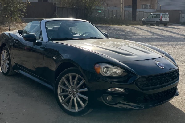 Прокат авто fiat 124-spider премиум класса 2018 года в городе Москва Багратионовская от 11992 руб./сутки, задний привод, двигатель: бензин, объем 1.4 литра, ОСАГО (Мультидрайв), без водителя, недорого - RentRide