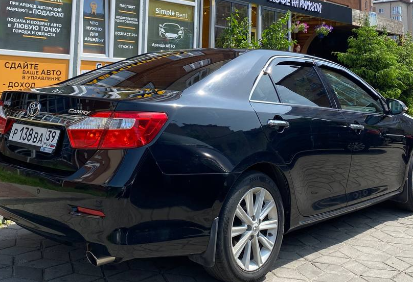 Аренда toyota camry комфорт класса 2012 года в городе Москва от 4160 руб./сутки, передний привод, двигатель: бензин, объем 2.5 литров, каско (Мультидрайв), ОСАГО (Мультидрайв), без водителя, недорого, вид 5 - RentRide