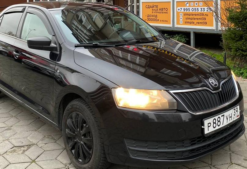 Аренда skoda rapid эконом класса 2016 года в городе Москва от 3120 руб./сутки, передний привод, двигатель: бензин, объем 1.6 литров, каско (Мультидрайв), ОСАГО (Мультидрайв), без водителя, недорого - RentRide