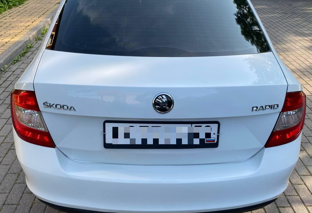 Аренда skoda rapid эконом класса 2016 года в городе Москва от 3120 руб./сутки, передний привод, двигатель: бензин, объем 1.6 литров, каско (Мультидрайв), ОСАГО (Мультидрайв), без водителя, недорого, вид 2 - RentRide