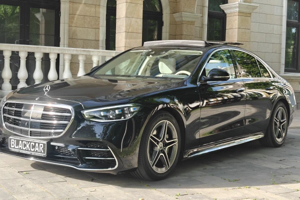 Прокат авто mercedes-benz s-klass премиум класса 2021 года в городе Москва Киевская от 32560 руб./сутки, полный привод, двигатель: дизель, объем 2.9 литров, ОСАГО (Мультидрайв), без водителя, недорого - RentRide