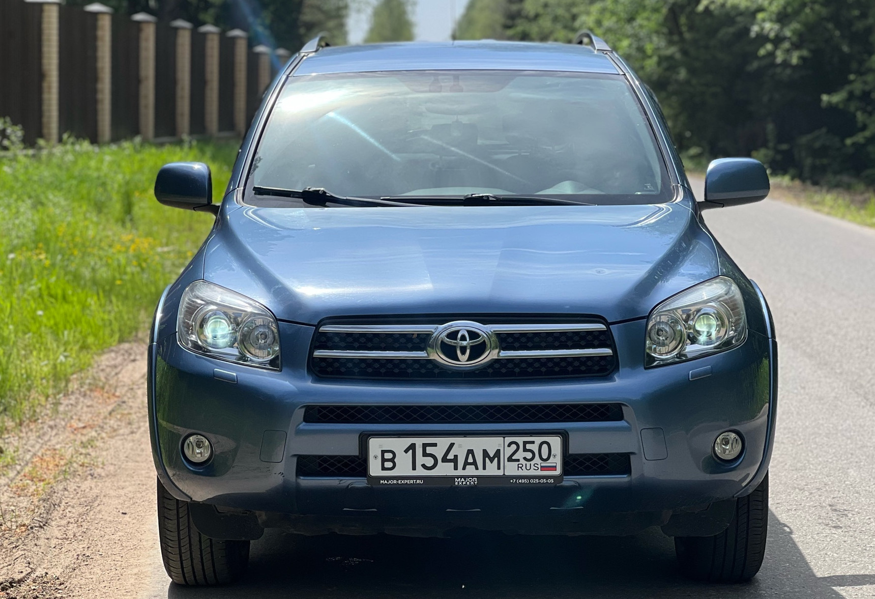 Аренда toyota rav4 эконом класса 2007 года в городе Москва от 2800 руб./сутки, полный привод, двигатель: бензин, объем 2.4 литра, ОСАГО (Впишу в полис), без водителя, недорого, вид 2 - RentRide