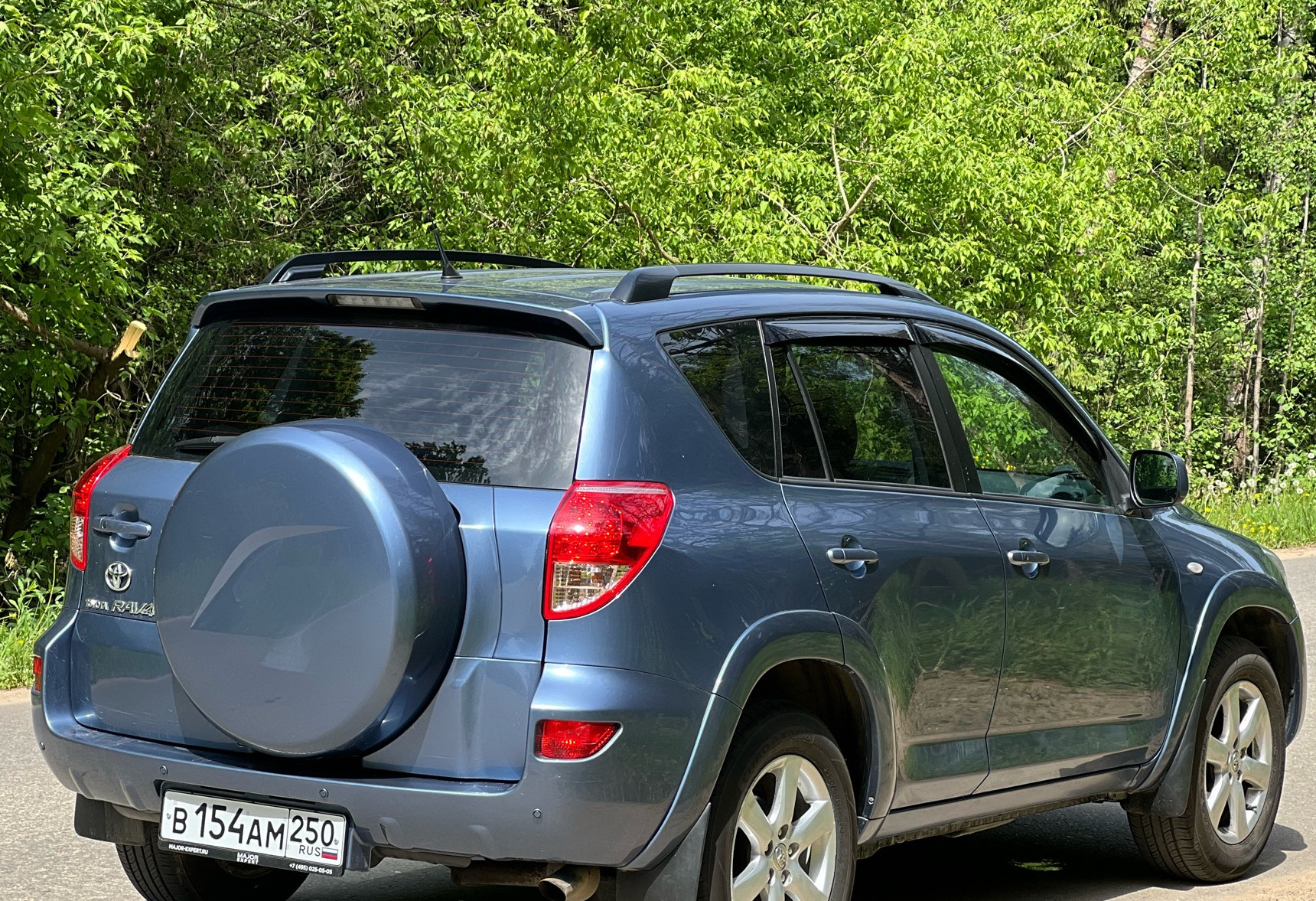 Аренда toyota rav4 эконом класса 2007 года в городе Москва от 2800 руб./сутки, полный привод, двигатель: бензин, объем 2.4 литра, ОСАГО (Впишу в полис), без водителя, недорого, вид 5 - RentRide