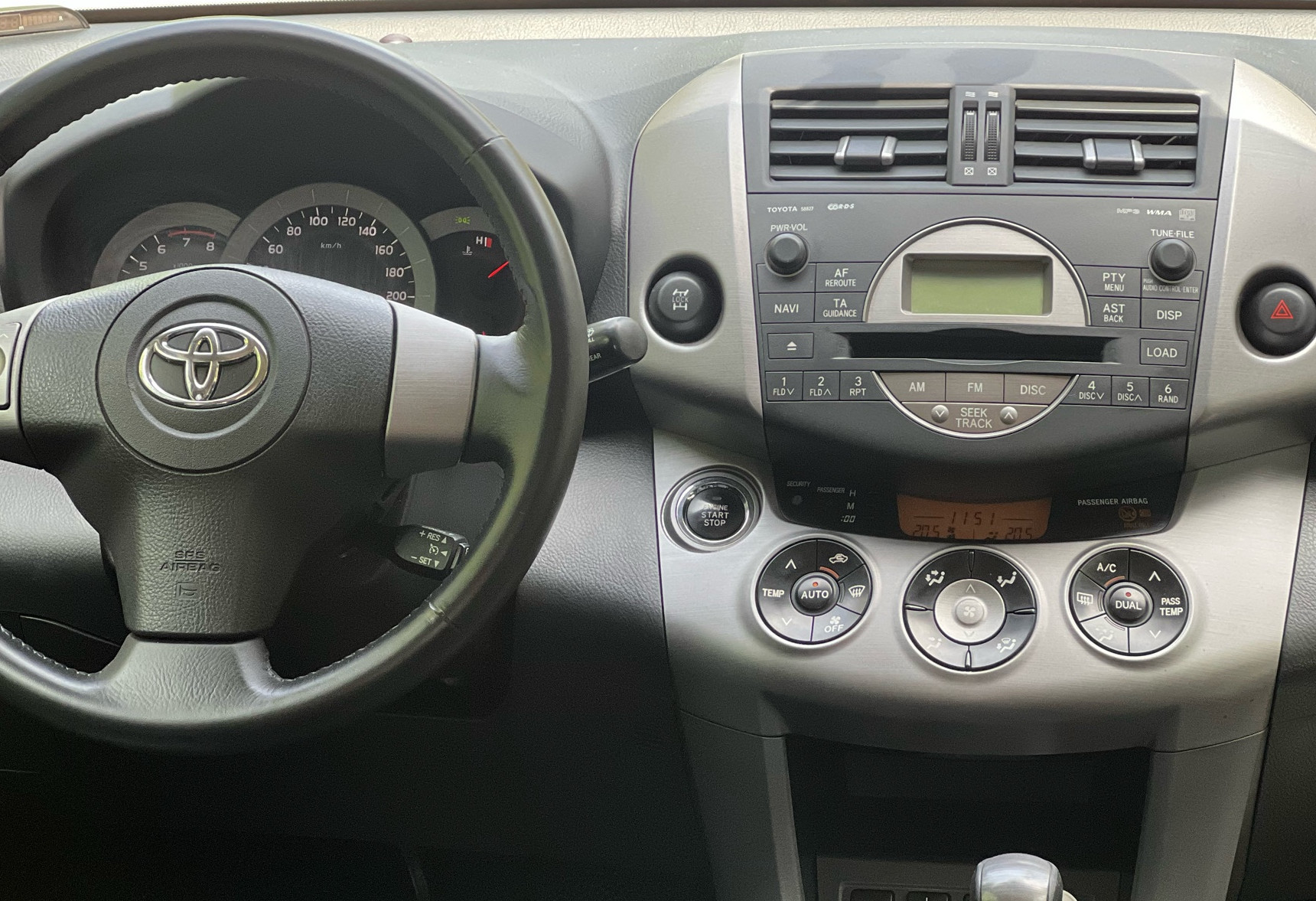 Аренда toyota rav4 эконом класса 2007 года в городе Москва от 2800 руб./сутки, полный привод, двигатель: бензин, объем 2.4 литра, ОСАГО (Впишу в полис), без водителя, недорого, вид 7 - RentRide