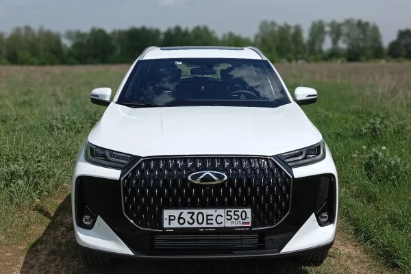 Прокат авто chery tiggo-7-pro-max стандарт класса 2025 года в городе Москва от 4043 руб./сутки, передний привод, двигатель: бензин, объем 1.6 литров, ОСАГО (Мультидрайв), без водителя, недорого - RentRide