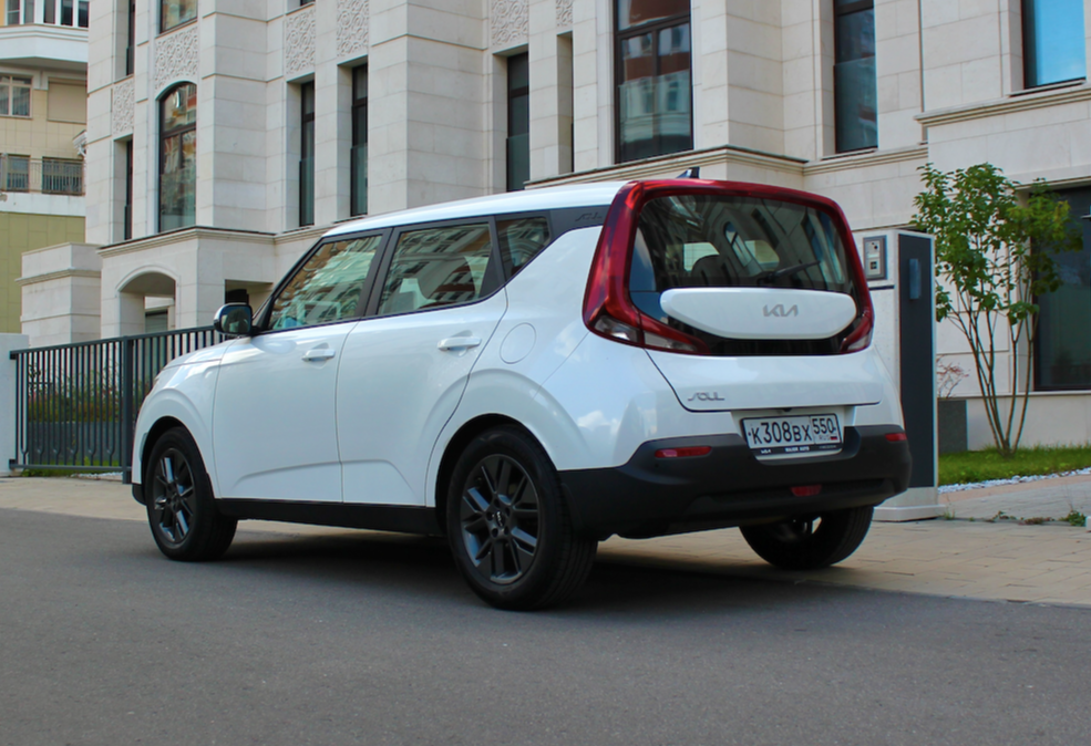 Аренда kia soul эконом класса 2021 года в городе Москва Матвеевское от 2800 руб./сутки, передний привод, двигатель: бензин, объем 1.6 литров, каско (Мультидрайв), ОСАГО (Мультидрайв), без водителя, недорого, вид 7 - RentRide