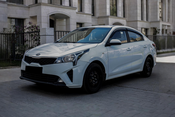 Прокат авто kia rio стандарт класса 2020 года в городе Москва Матвеевское от 3900 руб./сутки, передний привод, двигатель: бензин, объем 1.6 литров, каско (Мультидрайв), ОСАГО (Мультидрайв), без водителя, недорого - RentRide