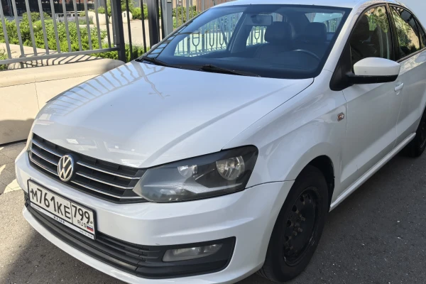 Прокат авто volkswagen polo эконом класса 2018 года в городе Москва Матвеевское от 2700 руб./сутки, передний привод, двигатель: бензин, объем 1.6 литров, каско (Мультидрайв), ОСАГО (Мультидрайв), без водителя, недорого - RentRide