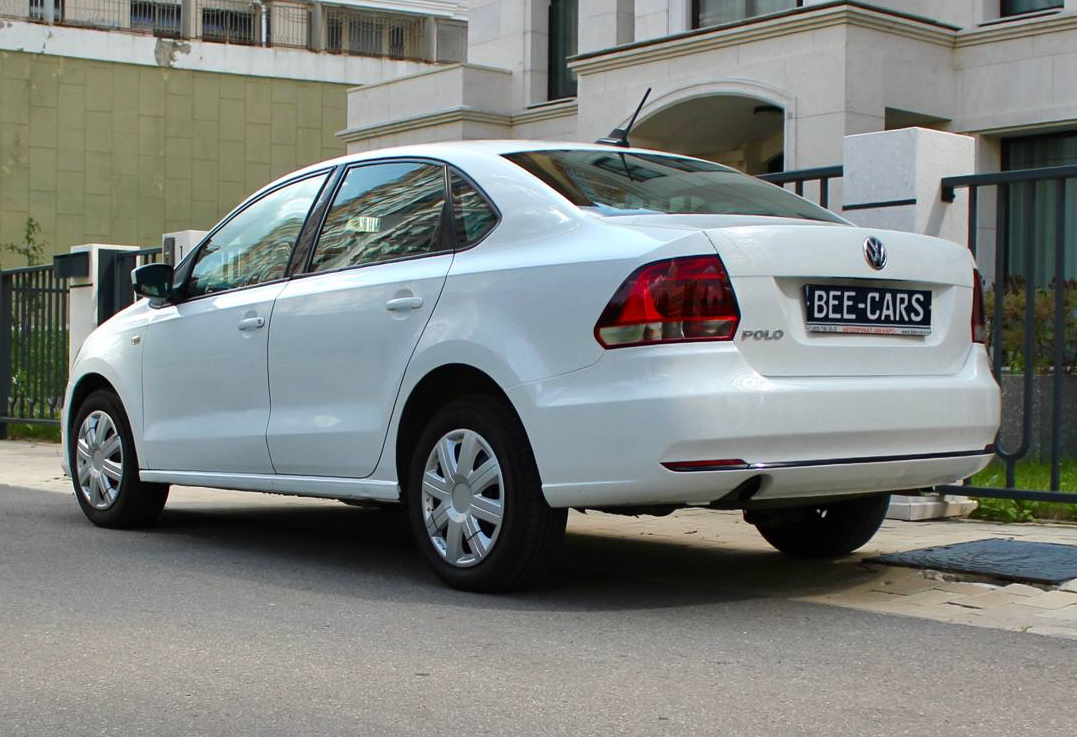Аренда volkswagen polo эконом класса 2019 года в городе Москва Матвеевское от 2700 руб./сутки, передний привод, двигатель: бензин, объем 1.6 литров, каско (Мультидрайв), ОСАГО (Мультидрайв), без водителя, недорого, вид 5 - RentRide