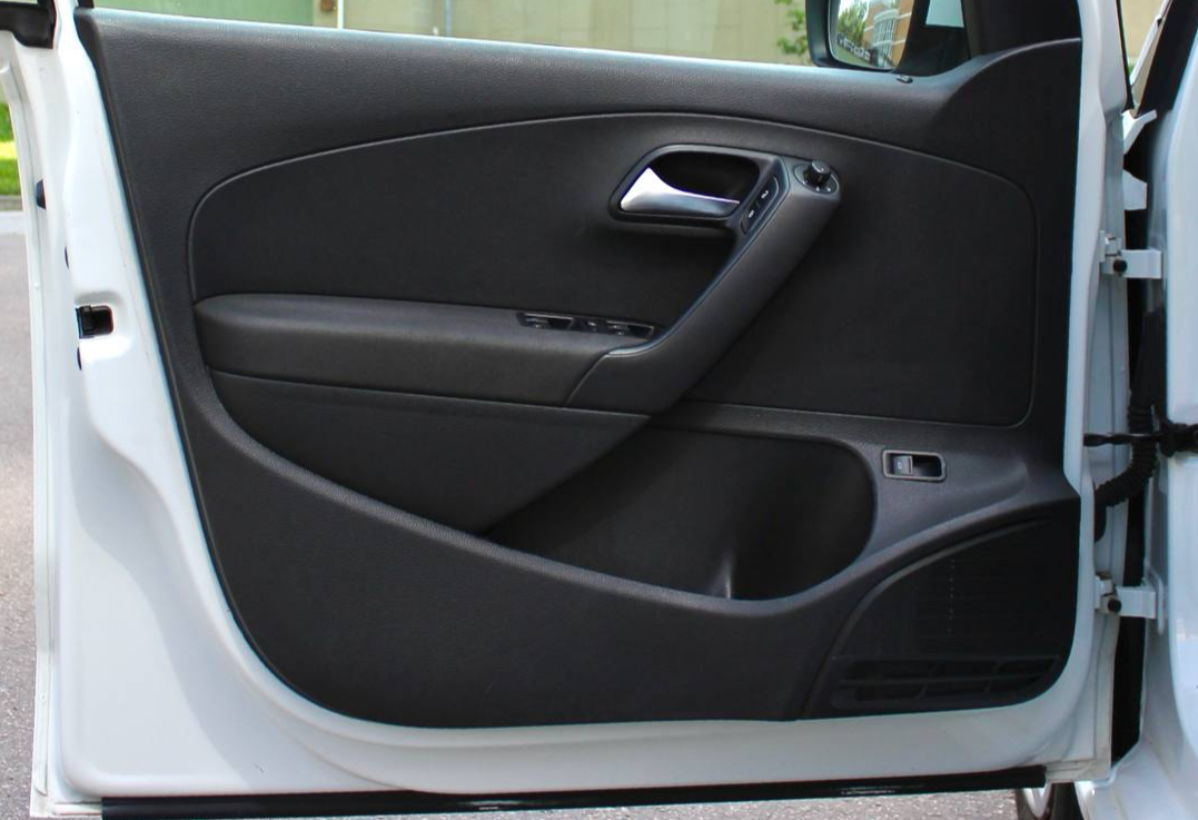 Аренда volkswagen polo эконом класса 2019 года в городе Москва Матвеевское от 2700 руб./сутки, передний привод, двигатель: бензин, объем 1.6 литров, каско (Мультидрайв), ОСАГО (Мультидрайв), без водителя, недорого, вид 6 - RentRide