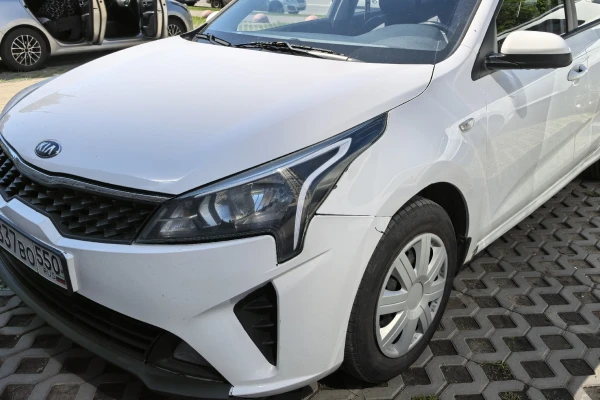 Прокат авто kia rio эконом класса 2021 года в городе Москва Матвеевское от 3500 руб./сутки, передний привод, двигатель: бензин, объем 1.4 литра, каско (Мультидрайв), ОСАГО (Мультидрайв), без водителя, недорого - RentRide