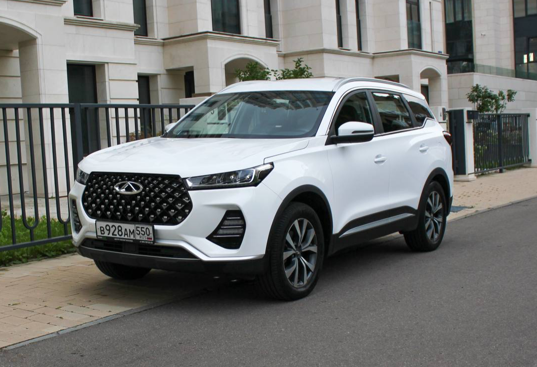 Аренда chery tiggo-7-pro стандарт класса 2023 года в городе Москва Матвеевское от 4000 руб./сутки, передний привод, двигатель: бензин, объем 1.5 литров, каско (Мультидрайв), ОСАГО (Мультидрайв), без водителя, недорого - RentRide
