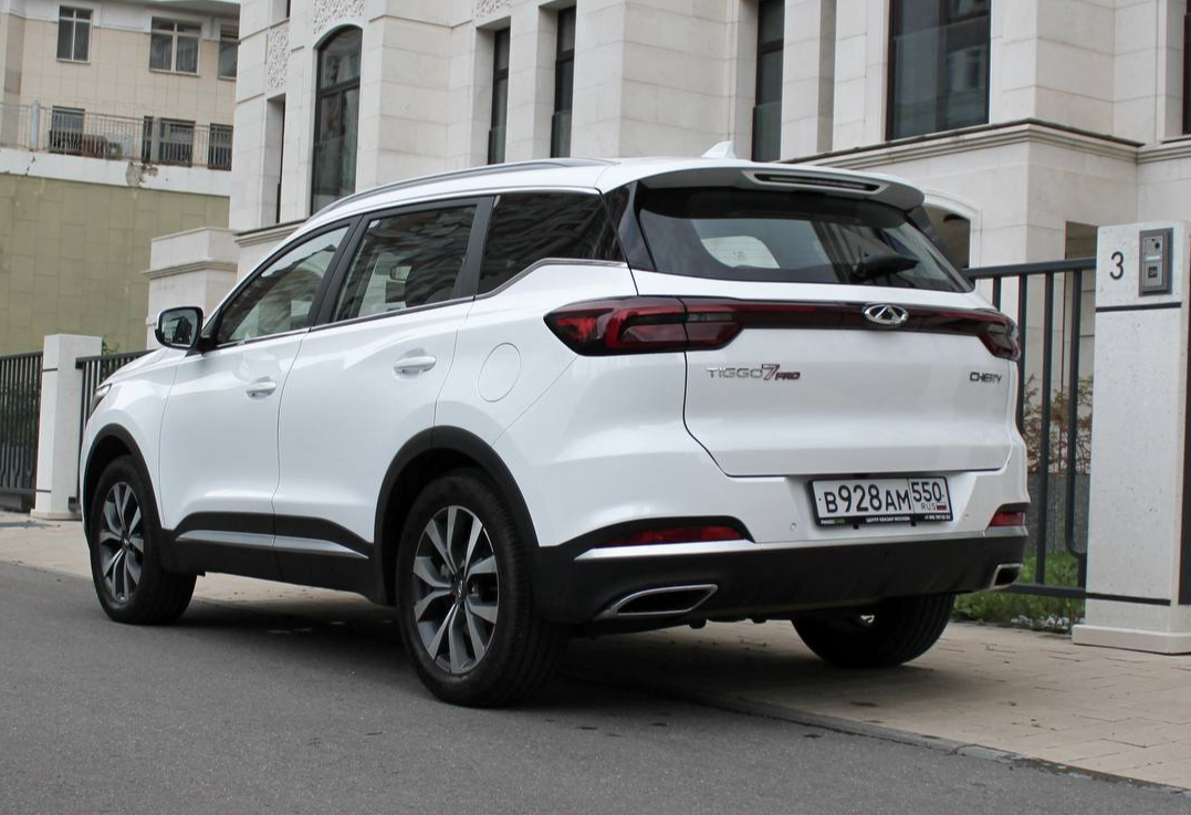 Аренда chery tiggo-7-pro стандарт класса 2023 года в городе Москва Матвеевское от 4000 руб./сутки, передний привод, двигатель: бензин, объем 1.5 литров, каско (Мультидрайв), ОСАГО (Мультидрайв), без водителя, недорого, вид 3 - RentRide