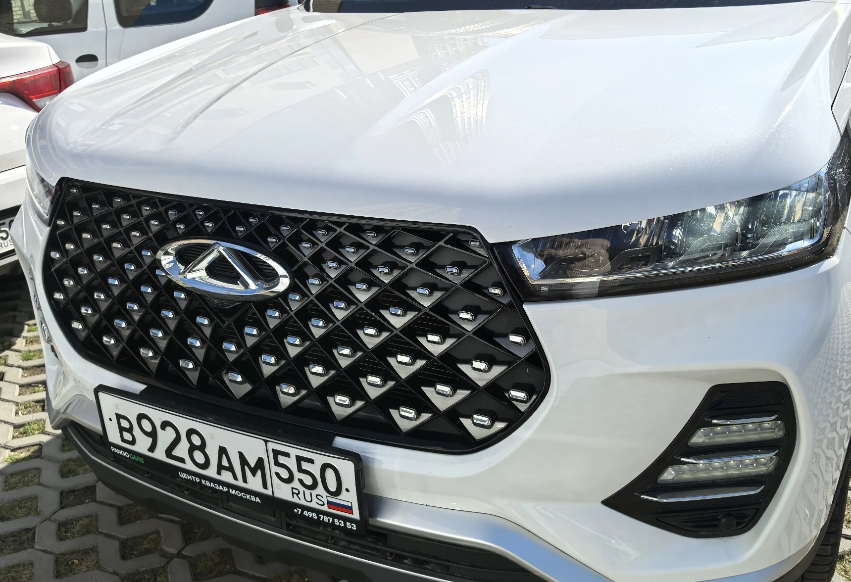 Аренда chery tiggo-7-pro бизнес класса 2023 года в городе Москва Матвеевское от 5990 руб./сутки, передний привод, двигатель: бензин, объем 1.5 литров, каско (Мультидрайв), ОСАГО (Мультидрайв), без водителя, недорого - RentRide