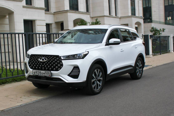 Прокат авто chery tiggo-7-pro бизнес класса 2023 года в городе Москва Матвеевское от 5990 руб./сутки, передний привод, двигатель: бензин, объем 1.5 литров, каско (Мультидрайв), ОСАГО (Мультидрайв), без водителя, недорого - RentRide