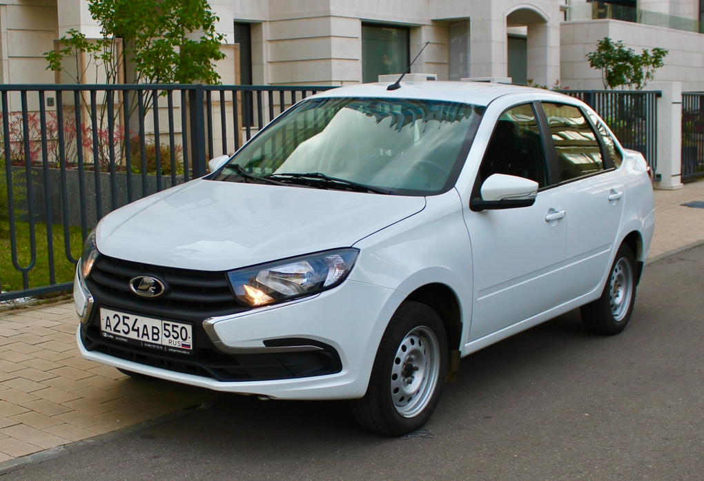 Аренда lada granta эконом класса 2024 года в городе Москва Матвеевское от 1800 руб./сутки, передний привод, двигатель: бензин, объем 1.6 литров, каско (Мультидрайв), ОСАГО (Мультидрайв), без водителя, недорого - RentRide