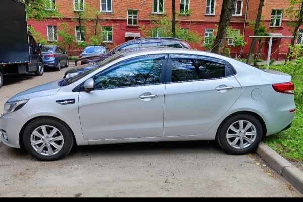Прокат авто kia rio эконом класса 2016 года в городе Севастополь от 3000 руб./сутки, передний привод, двигатель: бензин, объем 1.6 литров, ОСАГО (Впишу в полис), без водителя, недорого - RentRide