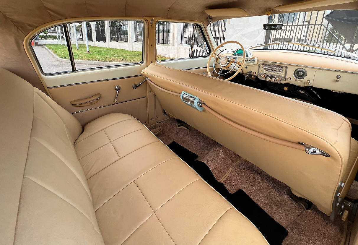 Аренда gaz 21-volga 1969 года в городе Москва от 15992 руб./сутки, задний привод, двигатель: бензин, объем 2.4 литра, ОСАГО (Впишу в полис), без водителя, недорого, вид 8 - RentRide