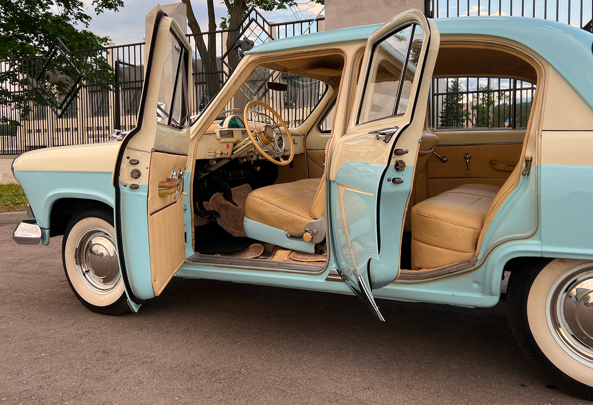 Аренда gaz 21-volga 1969 года в городе Москва от 15992 руб./сутки, задний привод, двигатель: бензин, объем 2.4 литра, ОСАГО (Впишу в полис), без водителя, недорого, вид 6 - RentRide