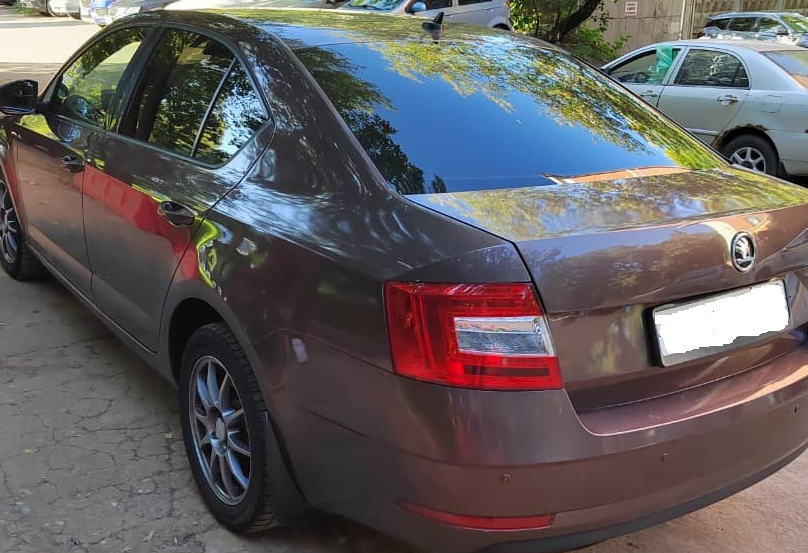 Аренда skoda octavia эконом класса 2018 года в городе Москва Озёрная от 2500 руб./сутки, передний привод, двигатель: бензин, объем 1.6 литров, ОСАГО (Впишу в полис), без водителя, недорого, вид 3 - RentRide