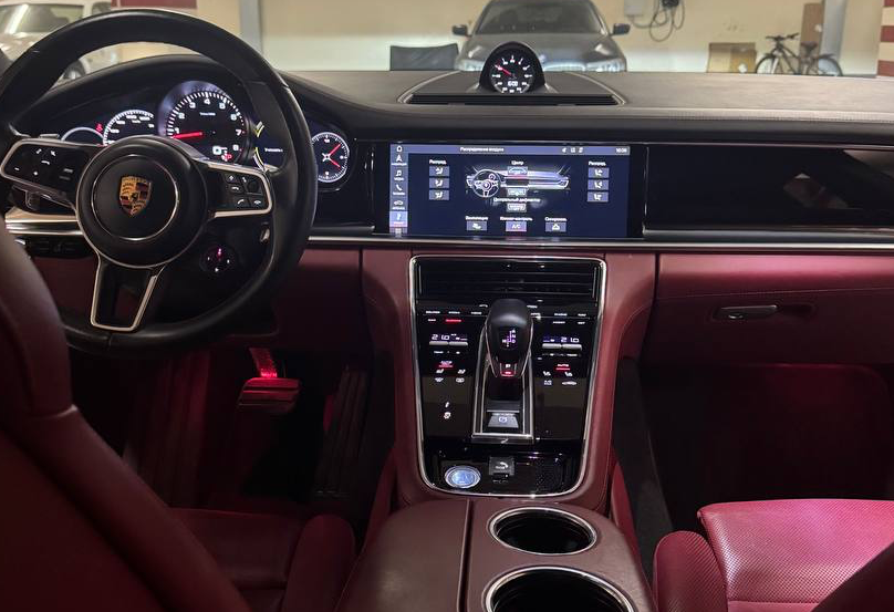 Аренда porsche panamera премиум класса 2020 года в городе Москва Сокольники от 12800 руб./сутки, полный привод, двигатель: бензин, объем 3 литра, ОСАГО (Мультидрайв), без водителя, недорого, вид 4 - RentRide