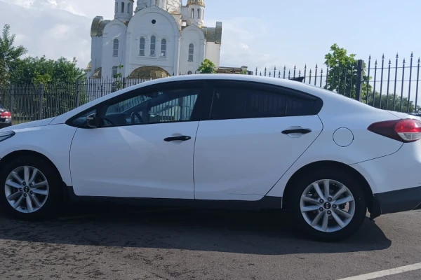 Прокат авто kia cerato эконом класса 2019 года в городе Москва Черкизовская от 2384 руб./сутки, передний привод, двигатель: бензин, объем 2 литра, каско (Впишу в полис), ОСАГО (Впишу в полис), без водителя, недорого - RentRide