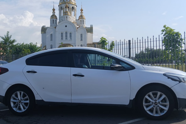 Прокат авто kia cerato эконом класса 2019 года в городе Москва Черкизовская от 2392 руб./сутки, передний привод, двигатель: бензин, объем 2 литра, каско (Впишу в полис), ОСАГО (Впишу в полис), без водителя, недорого - RentRide