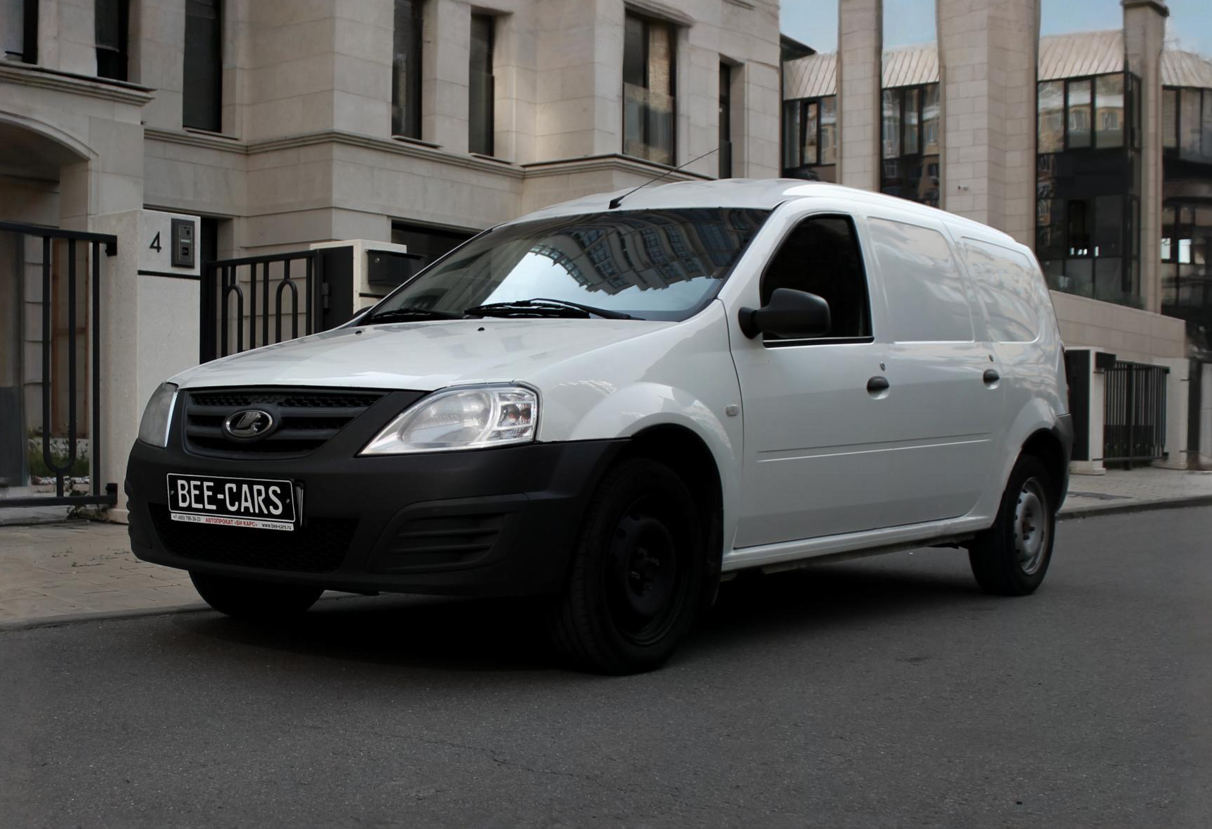 Аренда lada largus-furgon эконом класса 2020 года в городе Москва Славянский бульвар от 2700 руб./сутки, передний привод, двигатель: бензин, объем 1.6 литров, каско (Мультидрайв), ОСАГО (Мультидрайв), без водителя, недорого - RentRide